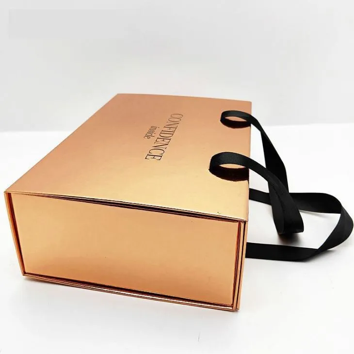Bespoke Gift Box Luxury Gold Card Packaging